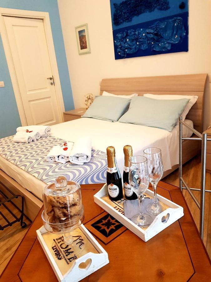 Lo Specchio Dei Papiri Bed and Breakfast Napels Buitenkant foto