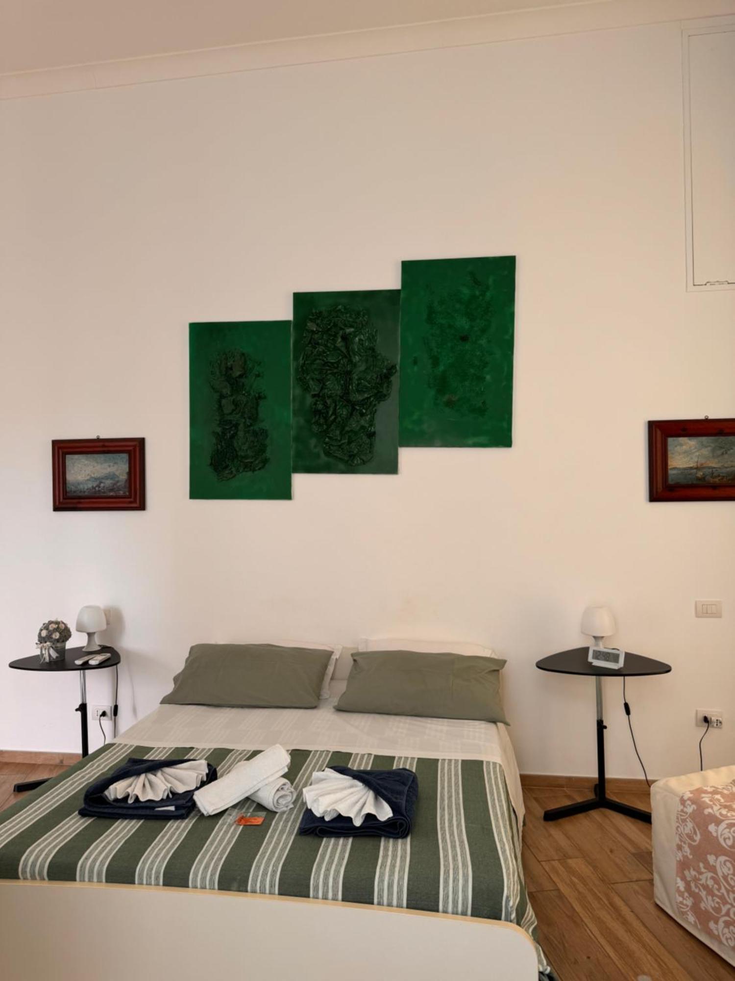 Lo Specchio Dei Papiri Bed and Breakfast Napels Buitenkant foto