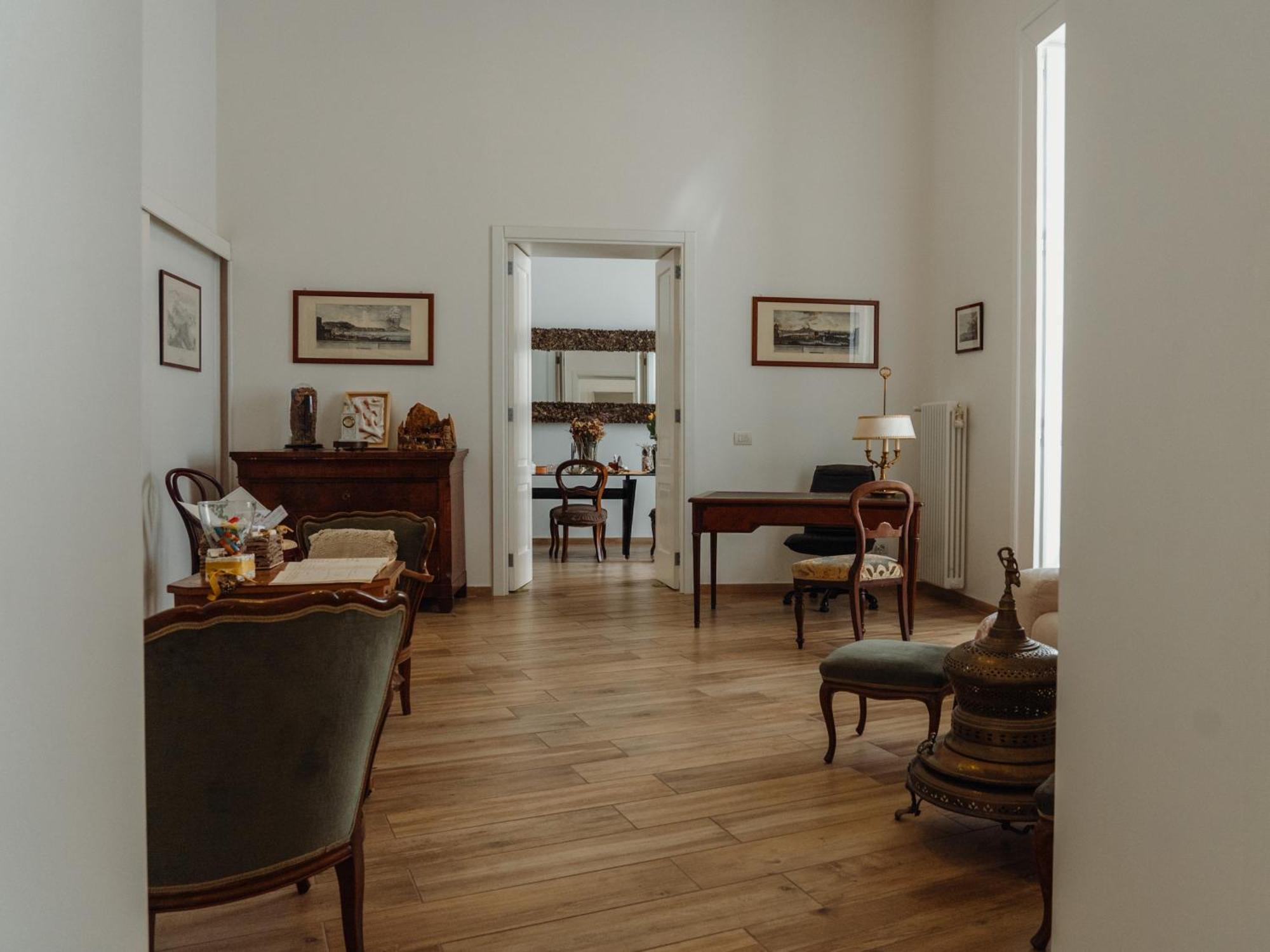 Lo Specchio Dei Papiri Bed and Breakfast Napels Buitenkant foto