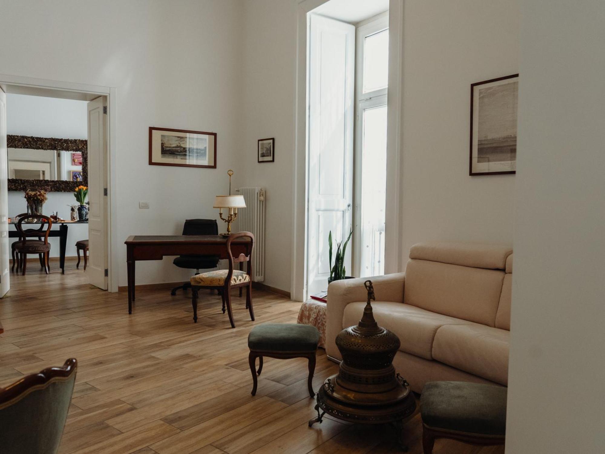 Lo Specchio Dei Papiri Bed and Breakfast Napels Buitenkant foto